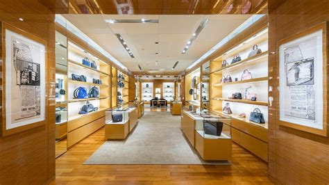 recensioni di louis vuitton napoli|louis vuitton store website.